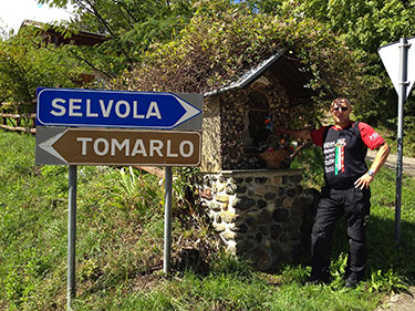 passo del tomarlo in moto